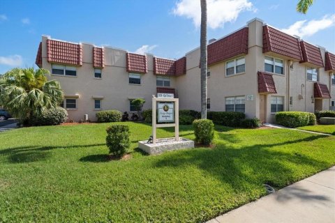 Condominio en alquiler en Saint Petersburg, Florida, 2 dormitorios, 93.83 m2 № 1824679 - foto 1