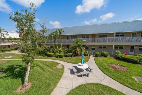 Condominio en alquiler en Saint Petersburg, Florida, 2 dormitorios, 93.83 m2 № 1824679 - foto 7