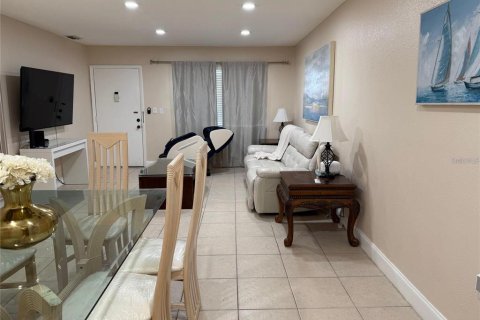 Condominio en alquiler en Saint Petersburg, Florida, 2 dormitorios, 93.83 m2 № 1824679 - foto 10