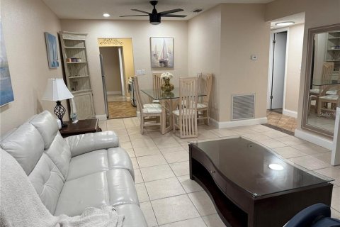 Condominio en alquiler en Saint Petersburg, Florida, 2 dormitorios, 93.83 m2 № 1824679 - foto 12