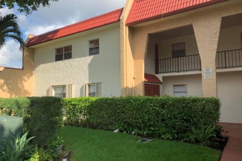 Купить кондоминиум в Уэст-Палм-Бич, Флорида 2 спальни, 75.44м2, № 730655 - фото 1