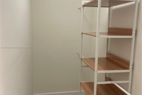 Condominio en alquiler en Miami, Florida, 2 dormitorios, 73.67 m2 № 1893078 - foto 15