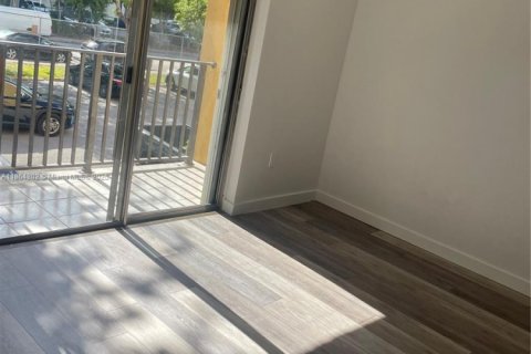 Condominio en alquiler en Miami, Florida, 2 dormitorios, 73.67 m2 № 1893078 - foto 10