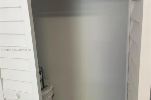 Condominio en alquiler en Miami, Florida, 2 dormitorios, 73.67 m2 № 1893078 - foto 6