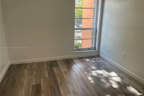 Condominio en alquiler en Miami, Florida, 2 dormitorios, 73.67 m2 № 1893078 - foto 11