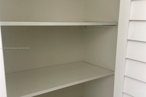 Condominio en alquiler en Miami, Florida, 2 dormitorios, 73.67 m2 № 1893078 - foto 18