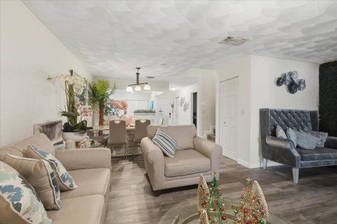 Touwnhouse à louer à Pembroke Pines, Floride: 3 chambres, 136.75 m2 № 2415623 - photo 10