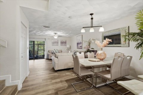 Touwnhouse à louer à Pembroke Pines, Floride: 3 chambres, 136.75 m2 № 2415623 - photo 6