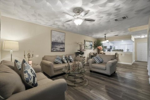 Touwnhouse à louer à Pembroke Pines, Floride: 3 chambres, 136.75 m2 № 2415623 - photo 7