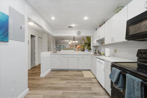 Touwnhouse à louer à Pembroke Pines, Floride: 3 chambres, 136.75 m2 № 2415623 - photo 4
