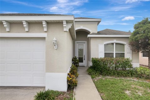 House in Hudson, Florida 3 bedrooms, 183.85 sq.m. № 2156655 - photo 5