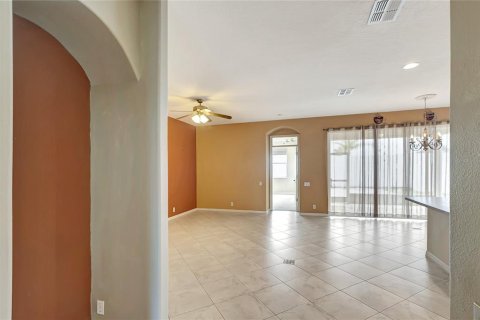 House in Hudson, Florida 3 bedrooms, 183.85 sq.m. № 2156655 - photo 13