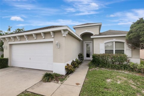 House in Hudson, Florida 3 bedrooms, 183.85 sq.m. № 2156655 - photo 4