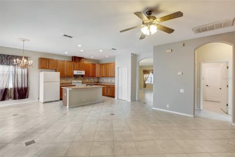House in Hudson, Florida 3 bedrooms, 183.85 sq.m. № 2156655 - photo 25