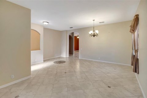 House in Hudson, Florida 3 bedrooms, 183.85 sq.m. № 2156655 - photo 11