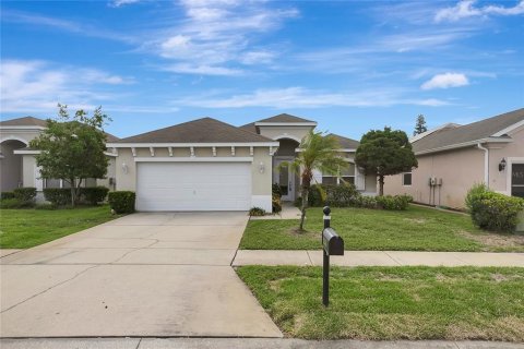 House in Hudson, Florida 3 bedrooms, 183.85 sq.m. № 2156655