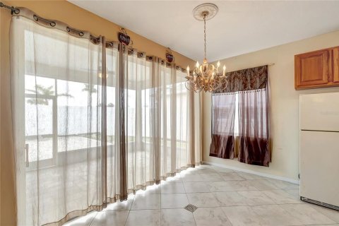 House in Hudson, Florida 3 bedrooms, 183.85 sq.m. № 2156655 - photo 17