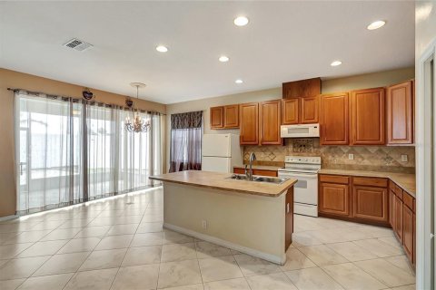 House in Hudson, Florida 3 bedrooms, 183.85 sq.m. № 2156655 - photo 15