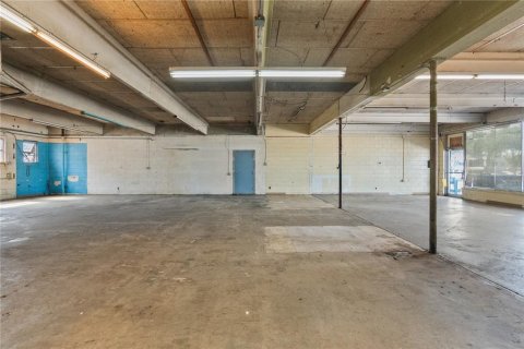 Immobilier commercial à louer à Clermont, Floride: 230.4 m2 № 2419816 - photo 16