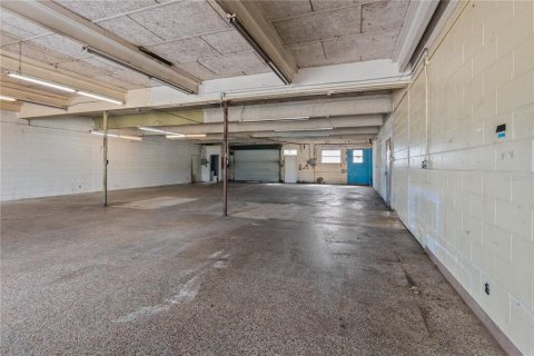 Immobilier commercial à louer à Clermont, Floride: 230.4 m2 № 2419816 - photo 11