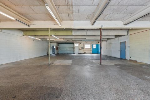 Immobilier commercial à louer à Clermont, Floride: 230.4 m2 № 2419816 - photo 10
