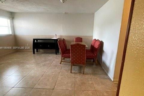 Touwnhouse à louer à Opa-locka, Floride: 3 chambres, 117.34 m2 № 2045902 - photo 4