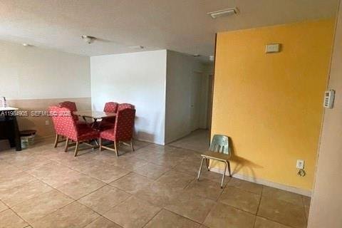 Touwnhouse à louer à Opa-locka, Floride: 3 chambres, 117.34 m2 № 2045902 - photo 18