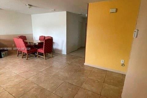 Touwnhouse à louer à Opa-locka, Floride: 3 chambres, 117.34 m2 № 2045902 - photo 17