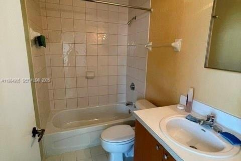 Touwnhouse à louer à Opa-locka, Floride: 3 chambres, 117.34 m2 № 2045902 - photo 10