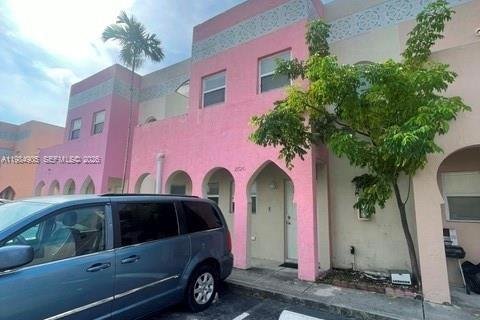 Touwnhouse à louer à Opa-locka, Floride: 3 chambres, 117.34 m2 № 2045902 - photo 7