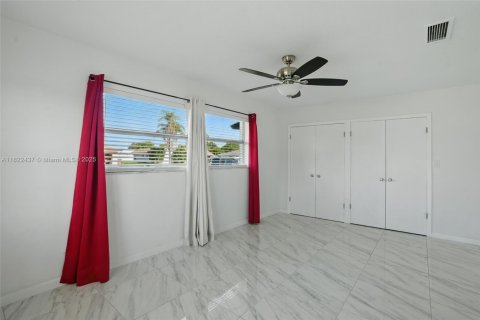 House in Lehigh Acres, Florida 2 bedrooms, 131.27 sq.m. № 1785807 - photo 22