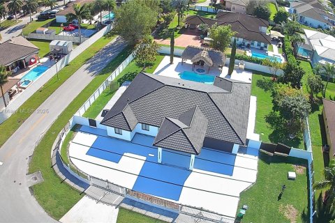 Villa ou maison à vendre à Miami, Floride: 4 chambres, 246.56 m2 № 1975546 - photo 26