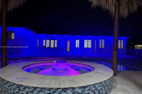 Villa ou maison à vendre à Miami, Floride: 4 chambres, 246.56 m2 № 1975546 - photo 23