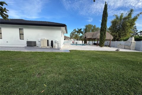 Villa ou maison à vendre à Miami, Floride: 4 chambres, 246.56 m2 № 1975546 - photo 9