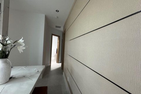 Villa ou maison à vendre à Miami, Floride: 4 chambres, 246.56 m2 № 1975546 - photo 24