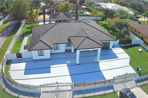 Villa ou maison à vendre à Miami, Floride: 4 chambres, 246.56 m2 № 1975546 - photo 28