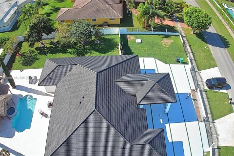 Villa ou maison à vendre à Miami, Floride: 4 chambres, 246.56 m2 № 1975546 - photo 25