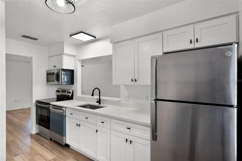 Touwnhouse à vendre à Orlando, Floride: 2 chambres, 115.29 m2 № 1916040 - photo 11