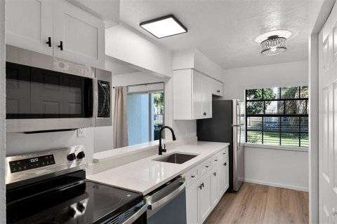 Touwnhouse à vendre à Orlando, Floride: 2 chambres, 115.29 m2 № 1916040 - photo 10