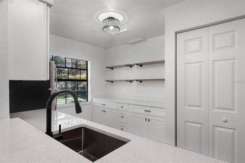 Touwnhouse à vendre à Orlando, Floride: 2 chambres, 115.29 m2 № 1916040 - photo 13