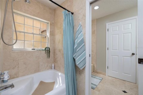 House in Tarpon Springs, Florida 3 bedrooms, 282.52 sq.m. № 1519443 - photo 30