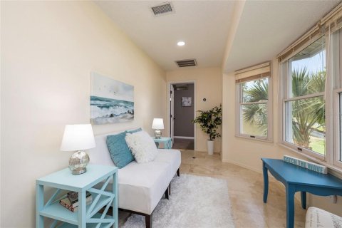 House in Tarpon Springs, Florida 3 bedrooms, 282.52 sq.m. № 1519443 - photo 13