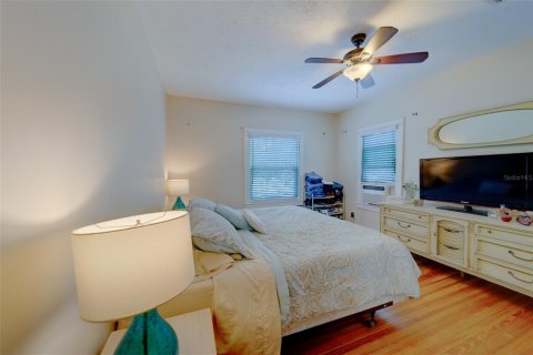 Villa ou maison à vendre à Largo, Floride: 6 chambres, 242.66 m2 № 1904123 - photo 22