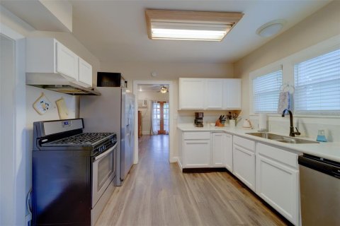 Villa ou maison à vendre à Largo, Floride: 6 chambres, 242.66 m2 № 1904123 - photo 9