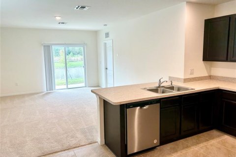 House in Winter Haven, Florida 3 bedrooms, 140.84 sq.m. № 2131032 - photo 4