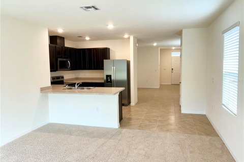 House in Winter Haven, Florida 3 bedrooms, 140.84 sq.m. № 2131032 - photo 5