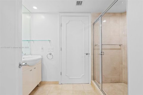 Купить кондоминиум в Халландейл-Бич, Флорида 2 спальни, 135.45м2, № 1937359 - фото 21