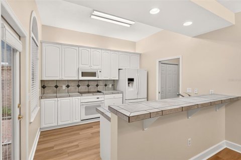 Copropriété à vendre à Gainesville, Floride: 3 chambres, 162.76 m2 № 2398283 - photo 9