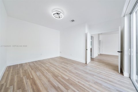 Townhouse in Hollywood, Florida 3 bedrooms, 149.02 sq.m. № 2001742 - photo 26