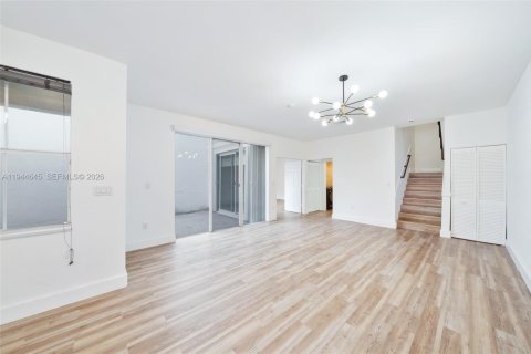 Townhouse in Hollywood, Florida 3 bedrooms, 149.02 sq.m. № 2001742 - photo 22